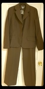 ANN TAYLOR DARK BROWN WOMEN'S SUIT